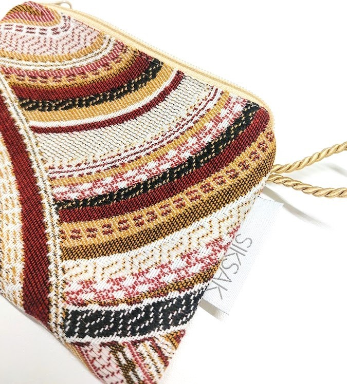 Small cosmetic bag without lining