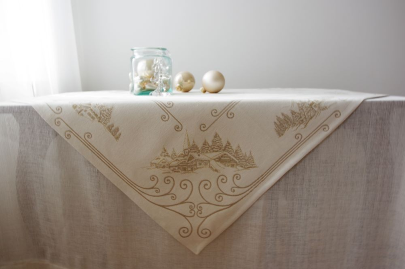 Christmas tablecloth CHALET Lurex, gold