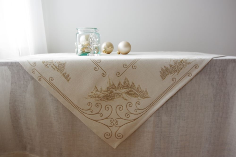 Table cloth CHALET Lurex, golden