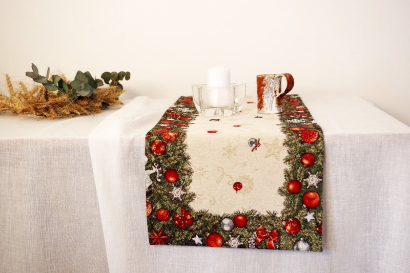 Christmas table runner SPRUCE