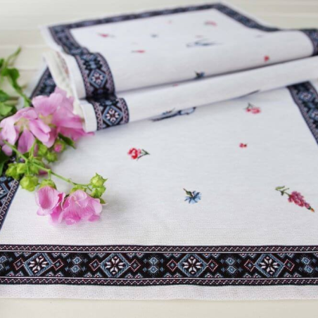 Table runner PÄÄSUKE 45x136cm