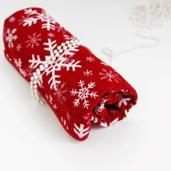 Throw SNOW FLAKES, red