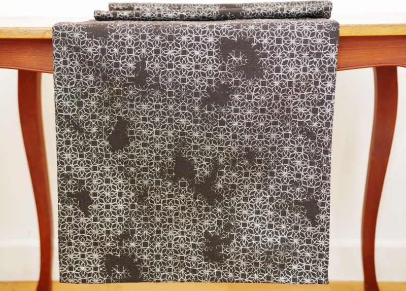 Table runner RECIFE v.1121, black-silver