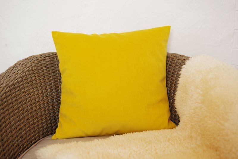 Cushion cover JADE v.400, yellow