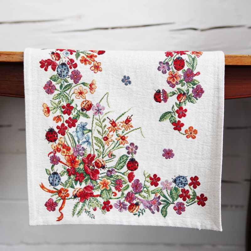 Table runner LEPATRIINU