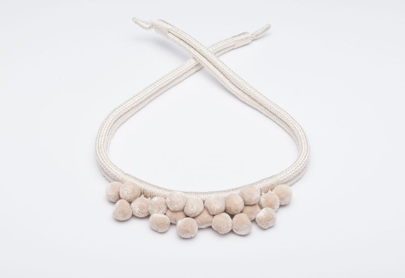 Curtain belt POM-POM, v04, pearl white