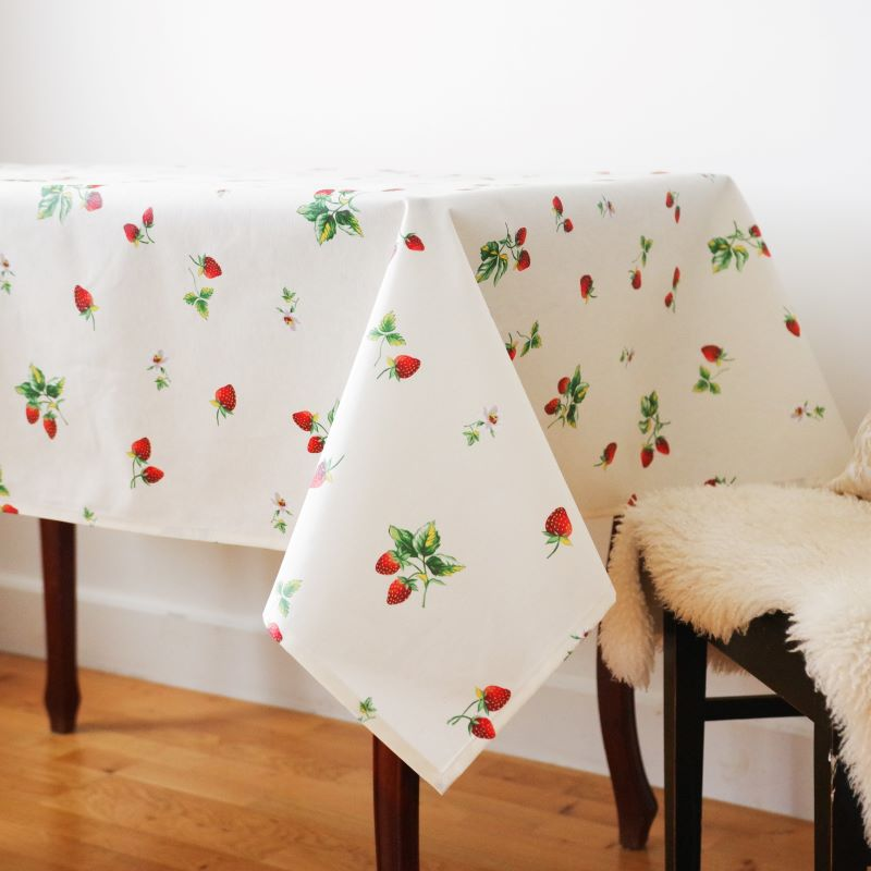 Tablecloth FRESITAS, strawberries, with Teflon treatment