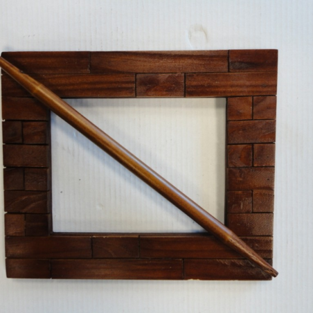 Curtain arm made of wood, square