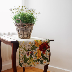 Table runner DAISIES