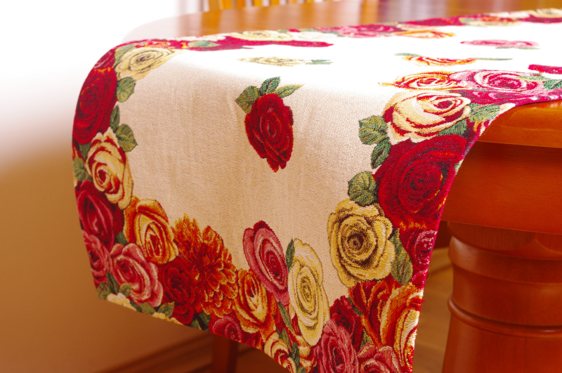 Table runner ROOSIAED