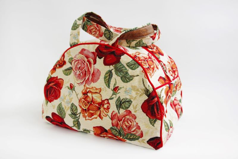 Travel bag ROSES, light