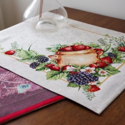 Table runner STRAWBERRY 45x138cm